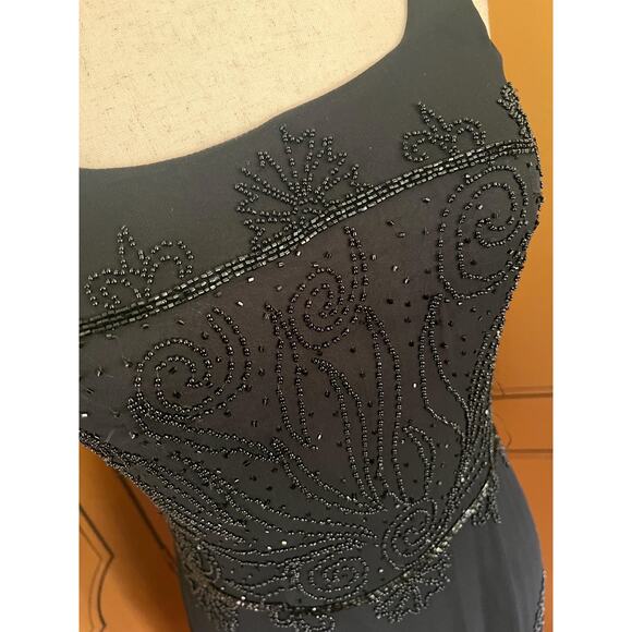 Mini black silk dress embroidered with pearls by Adrianna Papell, size 4 - Picture 5 of 7